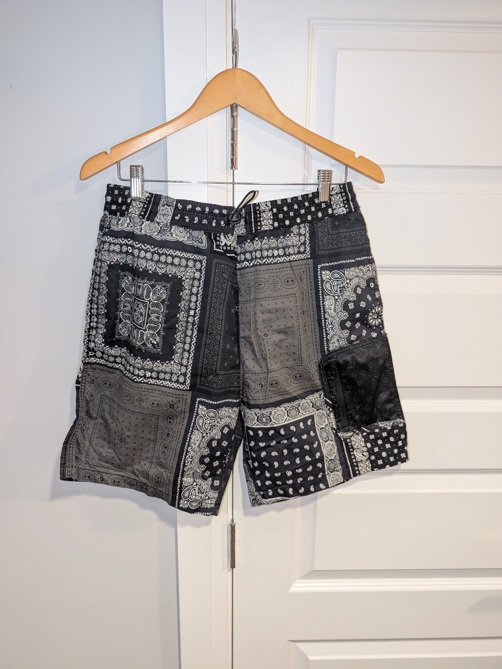 Levi's Men's Utility Bandana-Print Track Shorts